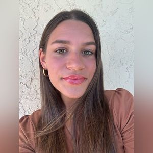 Meet your Posher, Chaya